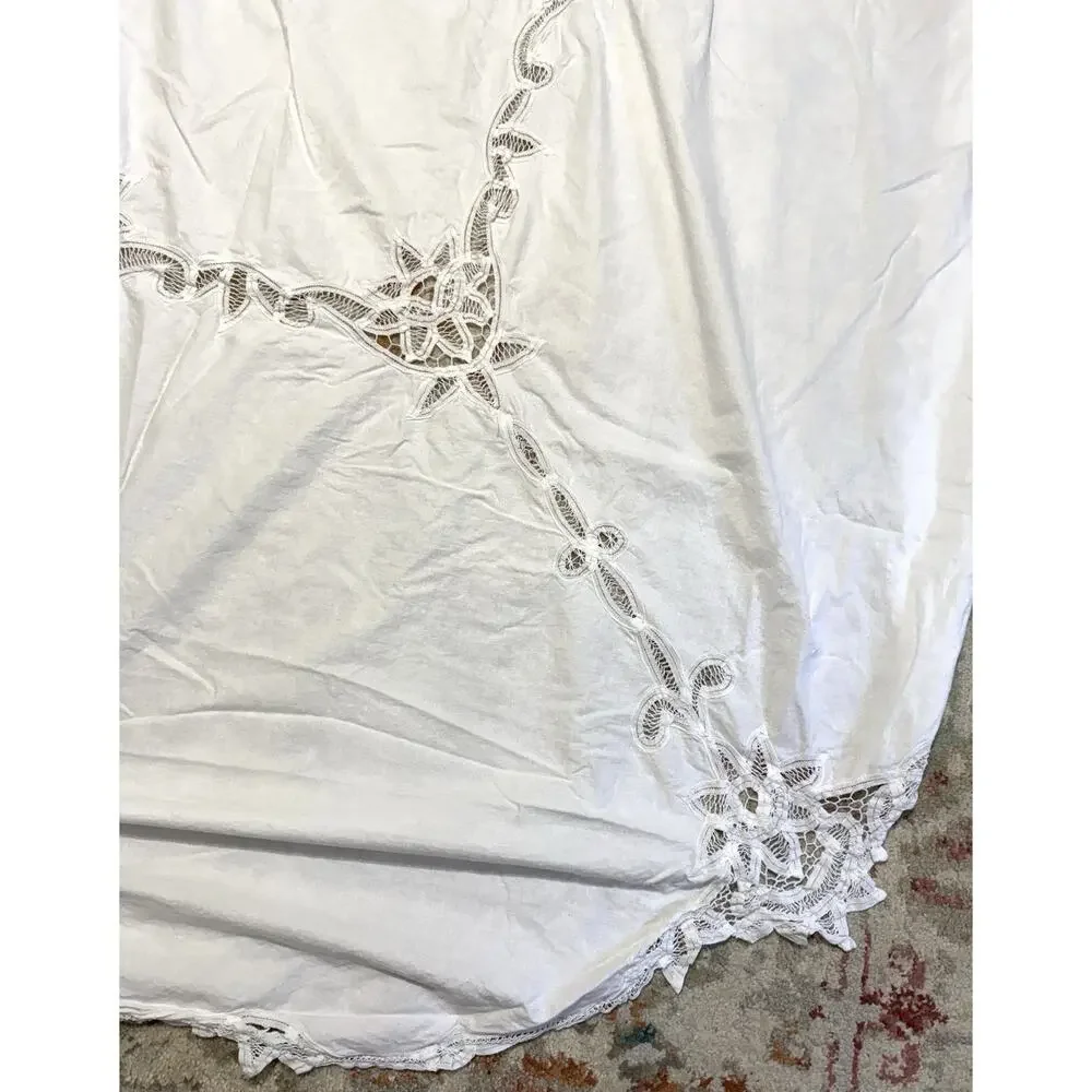 Vintage Embroidered White Cotton Tablecloth Handmade Lace Rectangle 65x100 - Picture 2 of 5